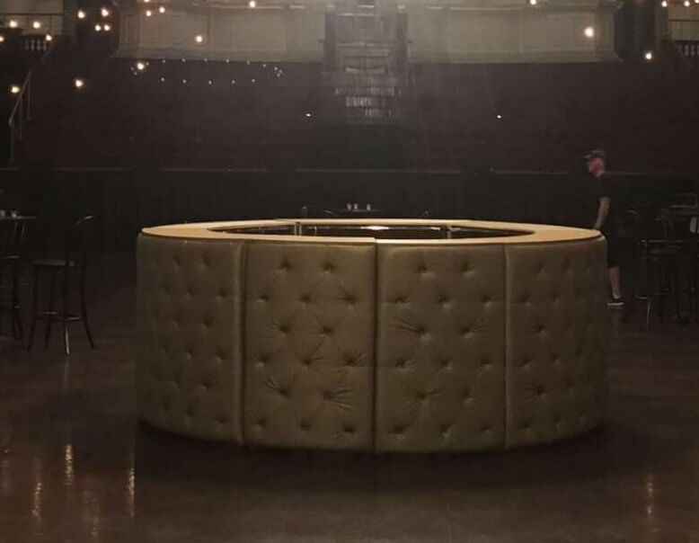 Curved Chesterfield Bar – Gold