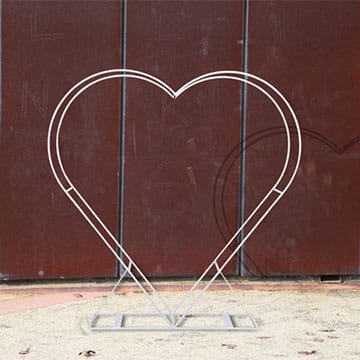 Wire Symbol – Love Heart Shape – White – 120cmW x 180cmH